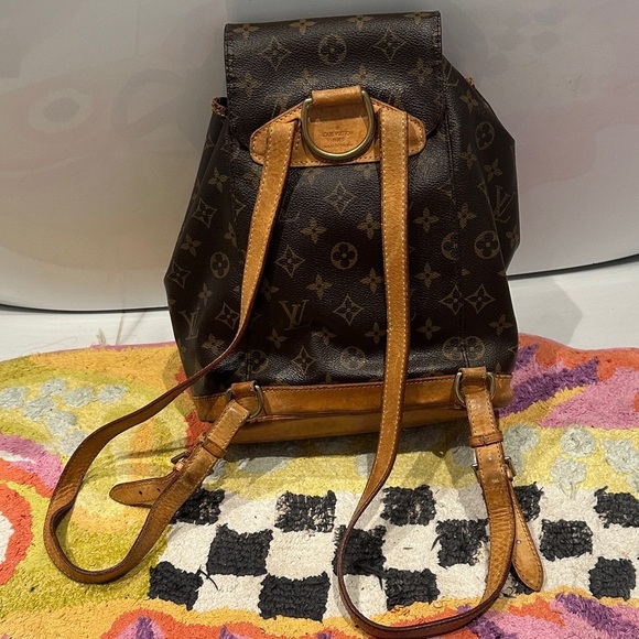 Louis Vuitton Monogram Montsouris MM Backpack - Picture 6 of 13